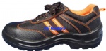 Oil and alkali resistant safety shoes