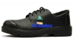 Oil and alkali resistant safety shoes